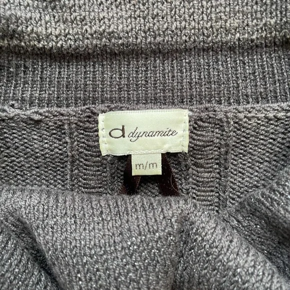 DYNAMITE SWEATER - Picture 2 of 3